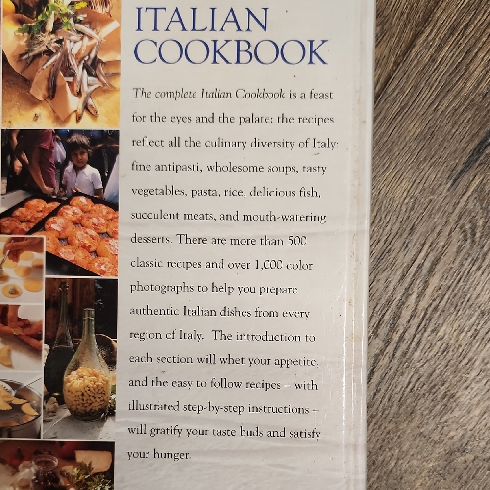 The Complete Italian Cookbook - White & Blue Cover - Picture 5 of 12